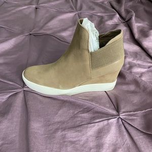 Wedge sneakers